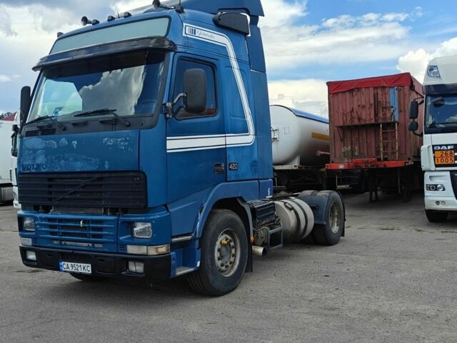 Синий Вольво FH 12, объемом двигателя 12.1 л и пробегом 500 тыс. км за 3800 $, фото 1 на Automoto.ua