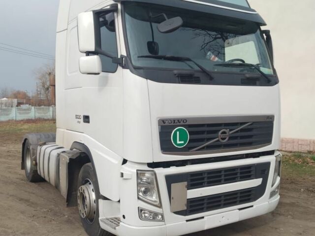 Белый Вольво FH 13, объемом двигателя 1.2 л и пробегом 950 тыс. км за 38400 $, фото 1 на Automoto.ua