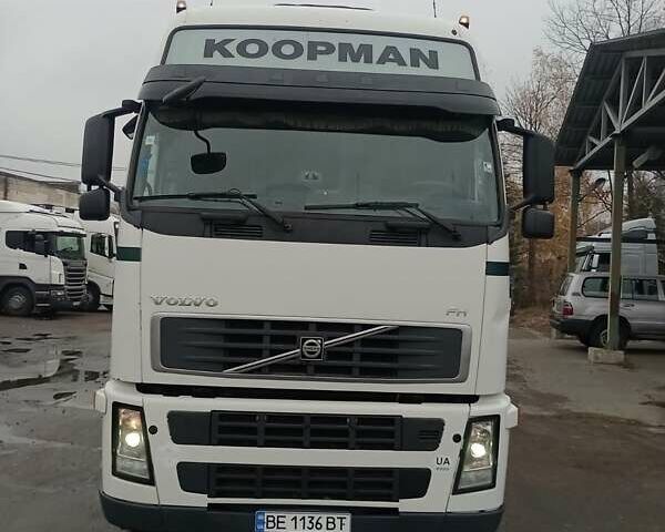 Белый Вольво FH 13, объемом двигателя 12.78 л и пробегом 2 тыс. км за 13000 $, фото 1 на Automoto.ua