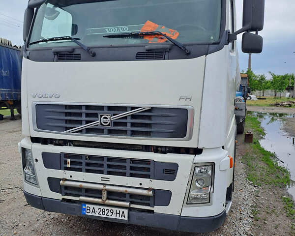 Белый Вольво FH 13, объемом двигателя 12.9 л и пробегом 1 тыс. км за 16000 $, фото 1 на Automoto.ua