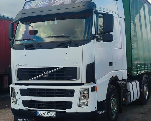 Белый Вольво FH 13, объемом двигателя 12.9 л и пробегом 2 тыс. км за 11900 $, фото 1 на Automoto.ua