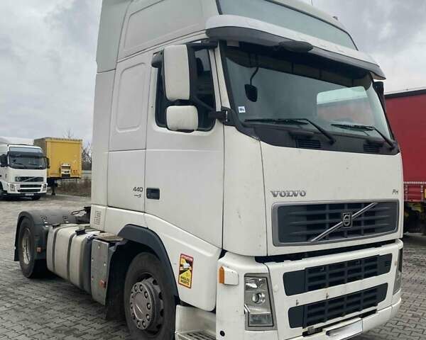 Білий Вольво FH 13, об'ємом двигуна 12.9 л та пробігом 1 тис. км за 13500 $, фото 1 на Automoto.ua