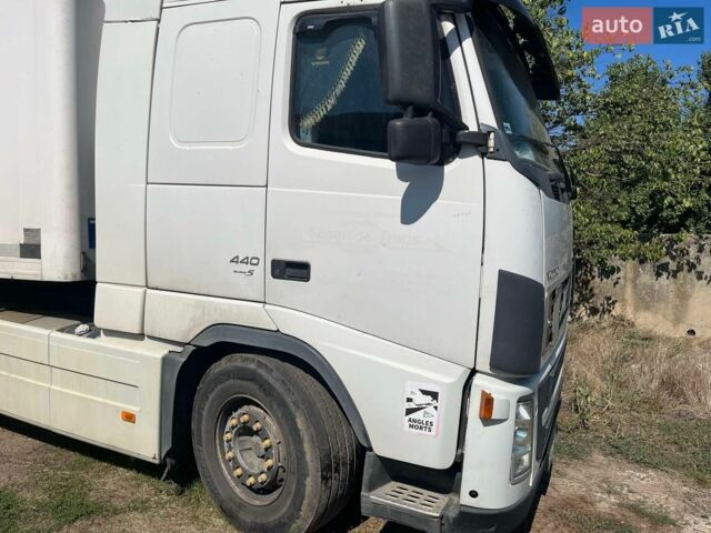 Білий Вольво FH 13, об'ємом двигуна 12.9 л та пробігом 1000 тис. км за 12300 $, фото 1 на Automoto.ua