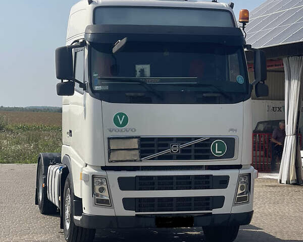 Белый Вольво FH 13, объемом двигателя 12.9 л и пробегом 1000 тыс. км за 15600 $, фото 1 на Automoto.ua