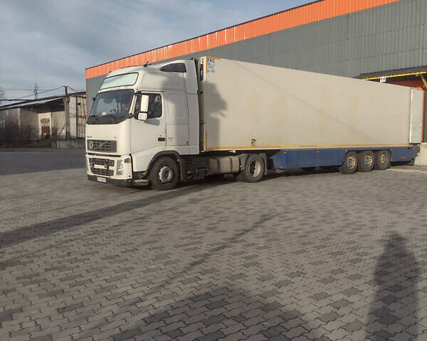 Белый Вольво FH 13, объемом двигателя 12.7 л и пробегом 1 тыс. км за 13100 $, фото 1 на Automoto.ua