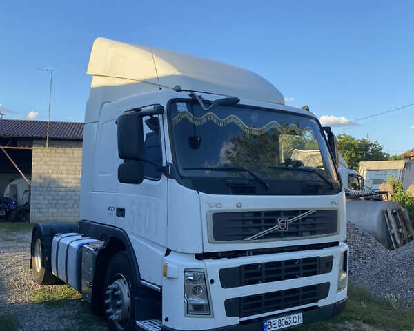 Белый Вольво FH 13, объемом двигателя 12.9 л и пробегом 2 тыс. км за 13000 $, фото 1 на Automoto.ua