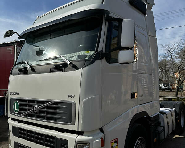 Білий Вольво FH 13, об'ємом двигуна 0 л та пробігом 1 тис. км за 16000 $, фото 1 на Automoto.ua