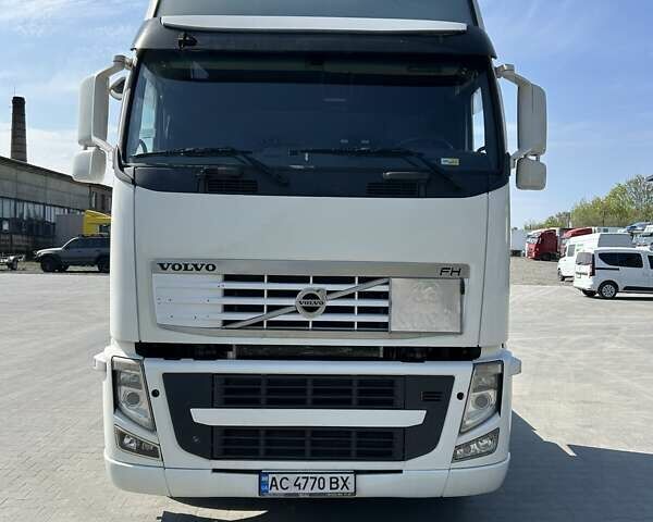 Белый Вольво FH 13, объемом двигателя 12.78 л и пробегом 1 тыс. км за 15800 $, фото 1 на Automoto.ua