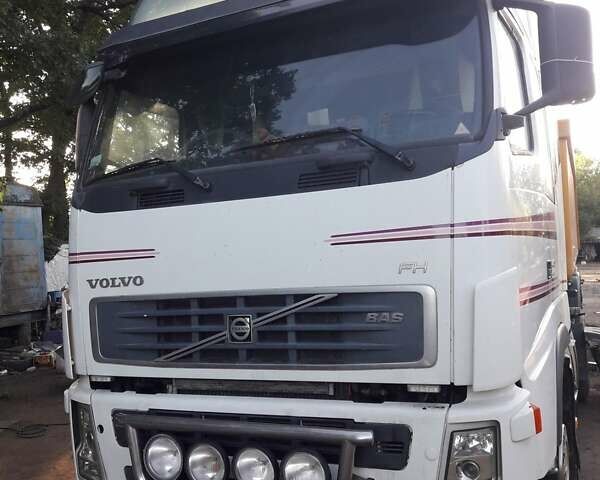Белый Вольво FH 13, объемом двигателя 13 л и пробегом 50 тыс. км за 20500 $, фото 1 на Automoto.ua