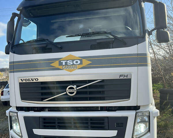 Белый Вольво FH 13, объемом двигателя 12.6 л и пробегом 1 тыс. км за 26000 $, фото 1 на Automoto.ua