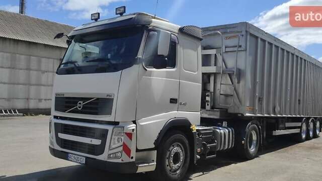 Белый Вольво FH 13, объемом двигателя 12.9 л и пробегом 822 тыс. км за 21500 $, фото 1 на Automoto.ua