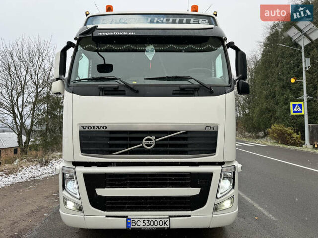 Белый Вольво FH 13, объемом двигателя 12.8 л и пробегом 105 тыс. км за 24999 $, фото 1 на Automoto.ua