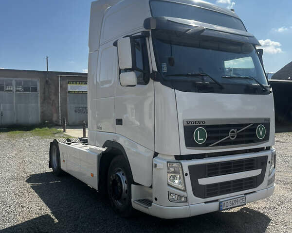 Белый Вольво FH 13, объемом двигателя 12.5 л и пробегом 1 тыс. км за 18000 $, фото 1 на Automoto.ua