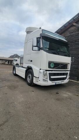 Белый Вольво FH 13, объемом двигателя 12.78 л и пробегом 168 тыс. км за 21500 $, фото 1 на Automoto.ua