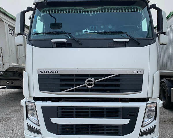 Белый Вольво FH 13, объемом двигателя 12.78 л и пробегом 1 тыс. км за 24000 $, фото 1 на Automoto.ua
