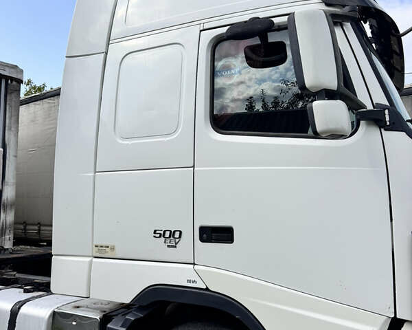 Білий Вольво FH 13, об'ємом двигуна 12.78 л та пробігом 936 тис. км за 10000 $, фото 1 на Automoto.ua