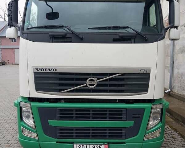 Белый Вольво FH 13, объемом двигателя 0 л и пробегом 900 тыс. км за 30547 $, фото 1 на Automoto.ua