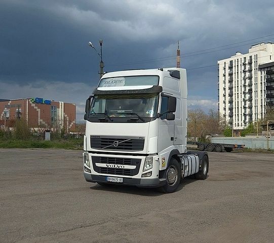 Білий Вольво FH 13, об'ємом двигуна 12.78 л та пробігом 1 тис. км за 27000 $, фото 1 на Automoto.ua