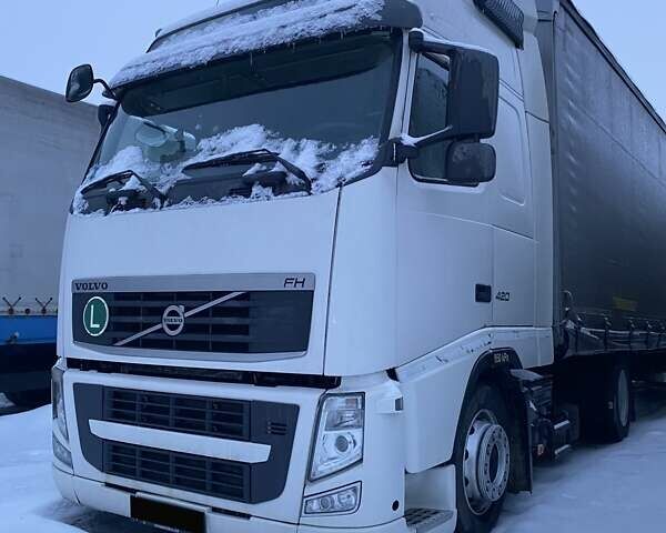 Белый Вольво FH 13, объемом двигателя 0 л и пробегом 985 тыс. км за 22000 $, фото 1 на Automoto.ua