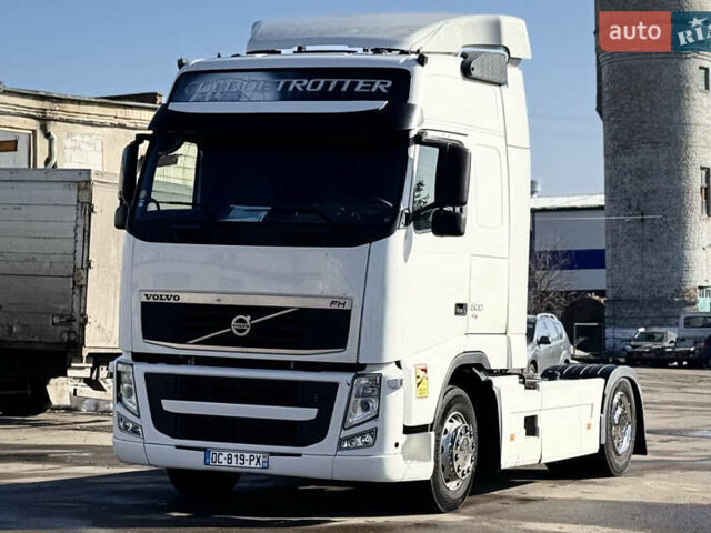 Білий Вольво FH 13, об'ємом двигуна 0 л та пробігом 906 тис. км за 25000 $, фото 1 на Automoto.ua