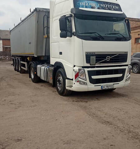 Белый Вольво FH 13, объемом двигателя 12.78 л и пробегом 1 тыс. км за 45000 $, фото 1 на Automoto.ua