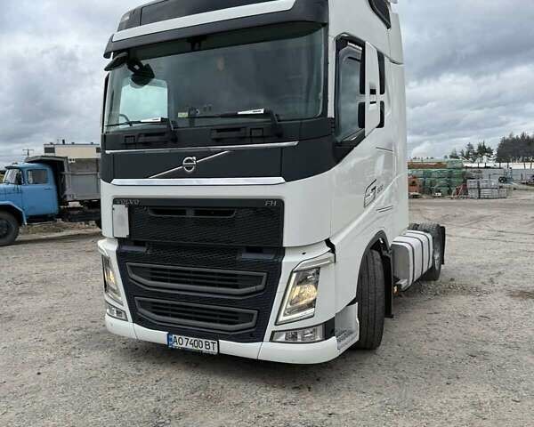 Белый Вольво FH 13, объемом двигателя 0 л и пробегом 1 тыс. км за 23800 $, фото 1 на Automoto.ua