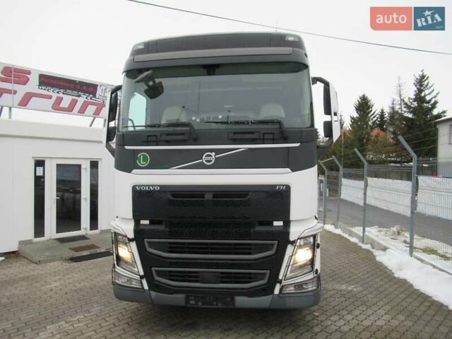Білий Вольво FH 13, об'ємом двигуна 0 л та пробігом 888 тис. км за 28000 $, фото 1 на Automoto.ua
