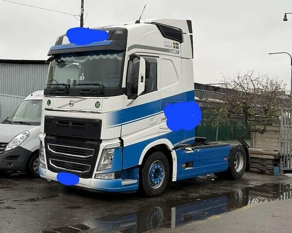 Білий Вольво FH 13, об'ємом двигуна 0 л та пробігом 920 тис. км за 38557 $, фото 1 на Automoto.ua