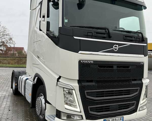 Белый Вольво FH 13, объемом двигателя 12.9 л и пробегом 700 тыс. км за 44888 $, фото 1 на Automoto.ua