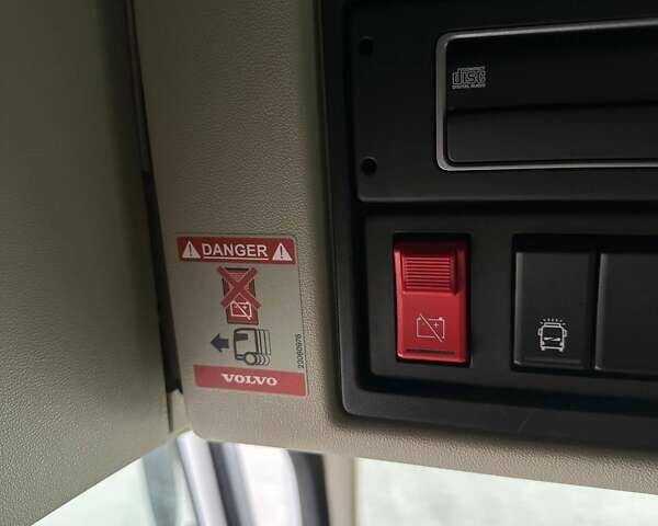 Білий Вольво FH 13, об'ємом двигуна 0 л та пробігом 690 тис. км за 47999 $, фото 1 на Automoto.ua