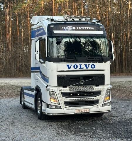 Білий Вольво FH 13, об'ємом двигуна 0 л та пробігом 827 тис. км за 43755 $, фото 1 на Automoto.ua