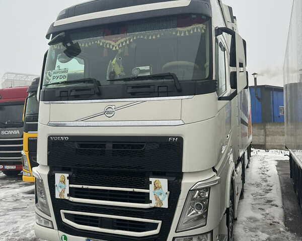 Білий Вольво FH 13, об'ємом двигуна 12.78 л та пробігом 920 тис. км за 39999 $, фото 1 на Automoto.ua