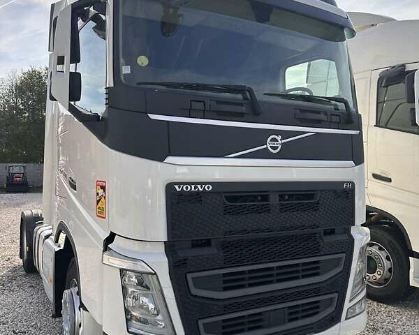 Вольво FH 13 2019 у Черкасах на Automoto.ua Білий Вольво FH 13, об'ємом двигуна 0 л та пробігом 650 тис. км за 55000 $, фото 1 на Automoto.ua