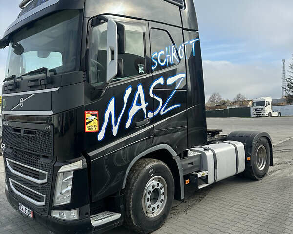 Черный Вольво FH 13, объемом двигателя 0 л и пробегом 825 тыс. км за 29500 $, фото 1 на Automoto.ua