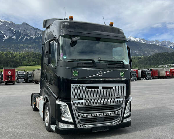 Чорний Вольво FH 13, об'ємом двигуна 0 л та пробігом 605 тис. км за 65000 $, фото 1 на Automoto.ua