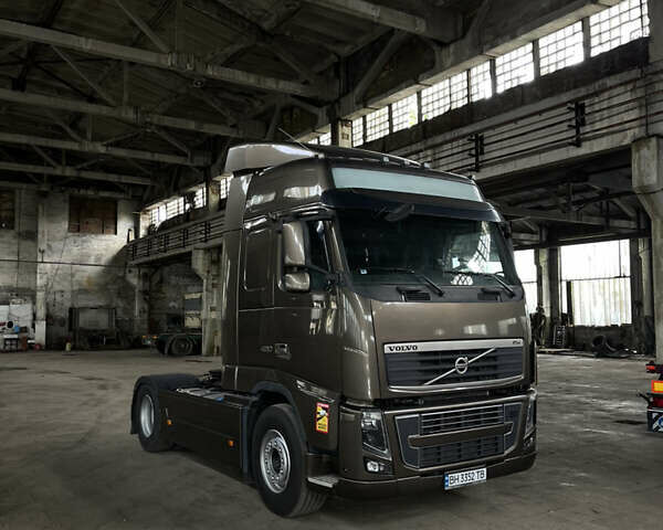 Коричневий Вольво FH 13, об'ємом двигуна 0 л та пробігом 913 тис. км за 29100 $, фото 1 на Automoto.ua