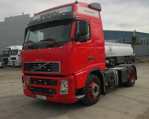 Красный Вольво FH 13, объемом двигателя 0 л и пробегом 211 тыс. км за 12200 $, фото 1 на Automoto.ua