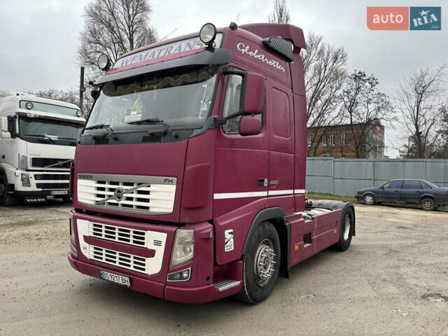 Красный Вольво FH 13, объемом двигателя 12.9 л и пробегом 102 тыс. км за 16900 $, фото 1 на Automoto.ua