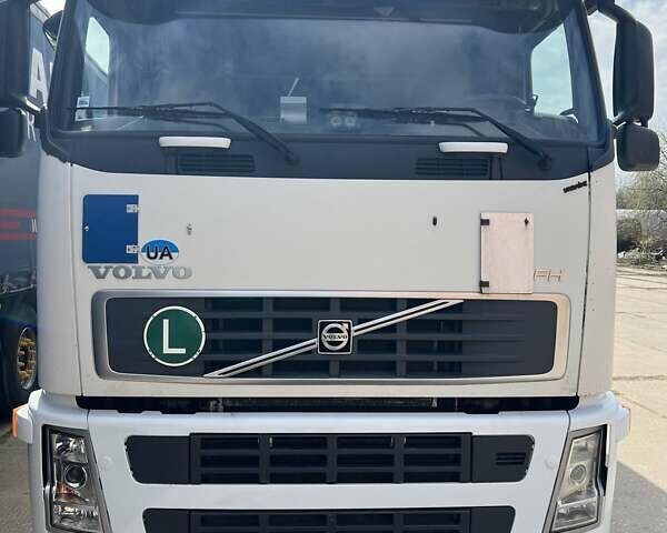 Вольво FH 13, об'ємом двигуна 0 л та пробігом 121 тис. км за 14300 $, фото 1 на Automoto.ua