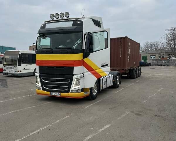 Вольво FH 13, объемом двигателя 0 л и пробегом 900 тыс. км за 33000 $, фото 1 на Automoto.ua