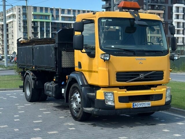 Желтый Вольво FH 13, объемом двигателя 7.15 л и пробегом 155 тыс. км за 32000 $, фото 1 на Automoto.ua