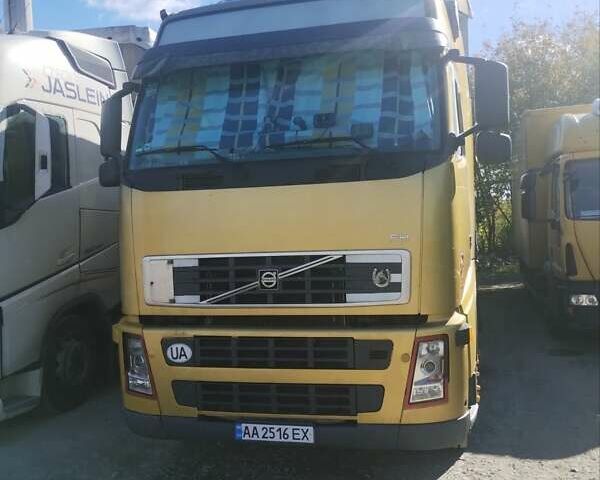 Жовтий Вольво FH 13, об'ємом двигуна 12.78 л та пробігом 2 тис. км за 9500 $, фото 1 на Automoto.ua