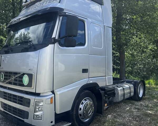 Серый Вольво FH 13, объемом двигателя 12.9 л и пробегом 999 тыс. км за 11800 $, фото 1 на Automoto.ua