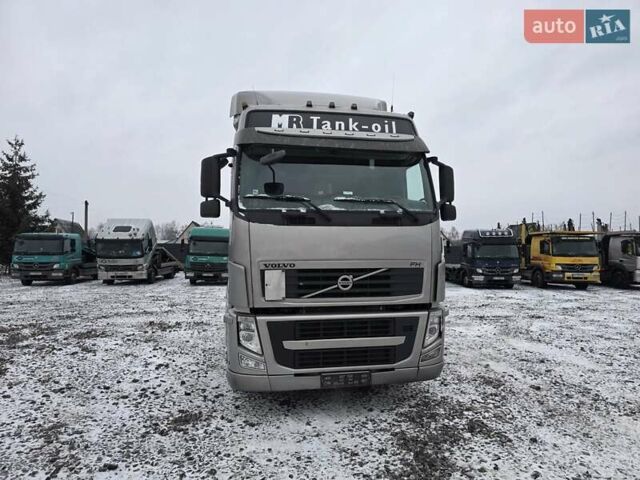 Сірий Вольво FH 13, об'ємом двигуна 13 л та пробігом 100 тис. км за 21900 $, фото 1 на Automoto.ua