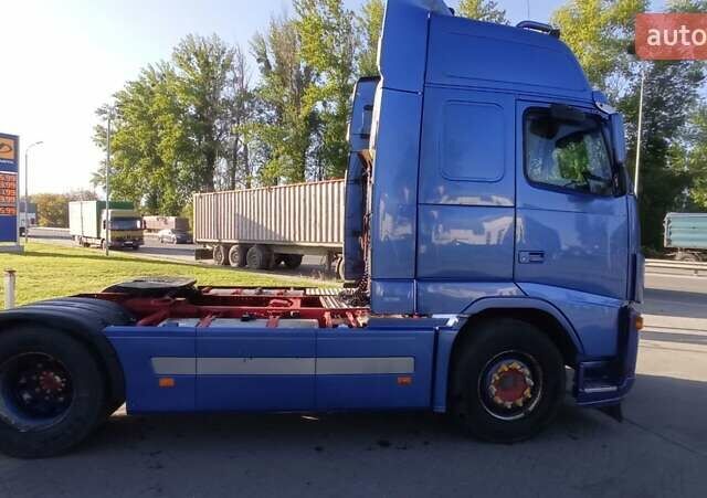 Синий Вольво FH 13, объемом двигателя 12.8 л и пробегом 166 тыс. км за 16000 $, фото 1 на Automoto.ua