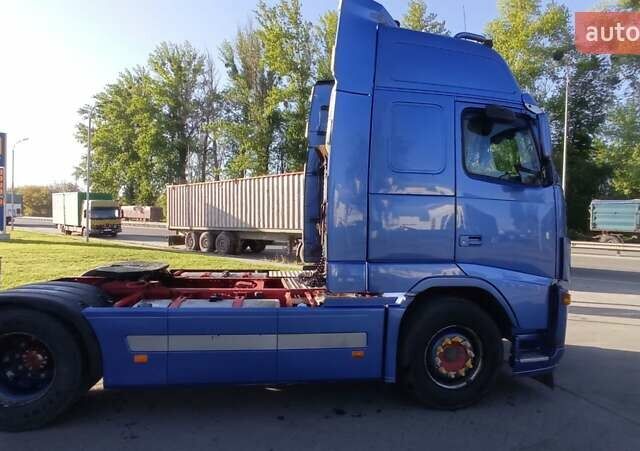 Синий Вольво FH 13, объемом двигателя 12.8 л и пробегом 500 тыс. км за 11500 $, фото 1 на Automoto.ua