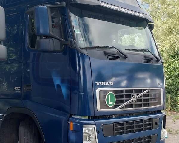 Синий Вольво FH 13, объемом двигателя 0 л и пробегом 120 тыс. км за 9000 $, фото 1 на Automoto.ua