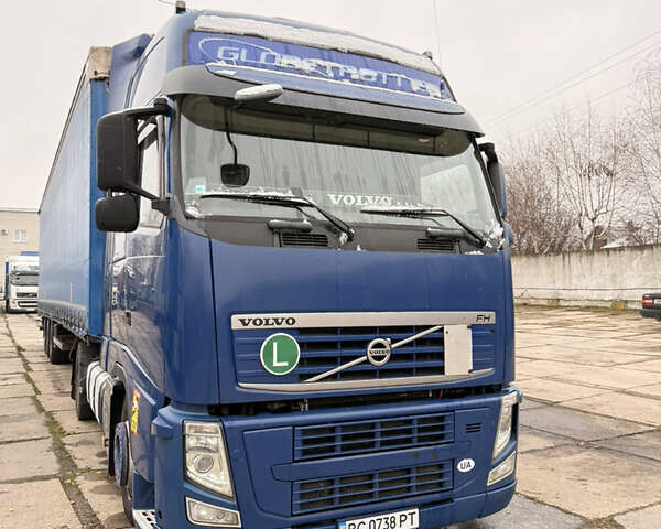 Синий Вольво FH 13, объемом двигателя 12.9 л и пробегом 1 тыс. км за 16500 $, фото 1 на Automoto.ua