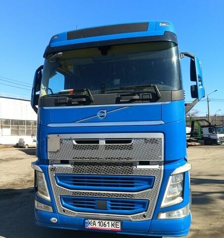 Синій Вольво FH 13, об'ємом двигуна 12.78 л та пробігом 710 тис. км за 30000 $, фото 1 на Automoto.ua