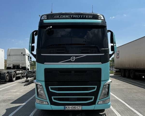 Зелений Вольво FH 13, об'ємом двигуна 12.78 л та пробігом 700 тис. км за 56000 $, фото 1 на Automoto.ua